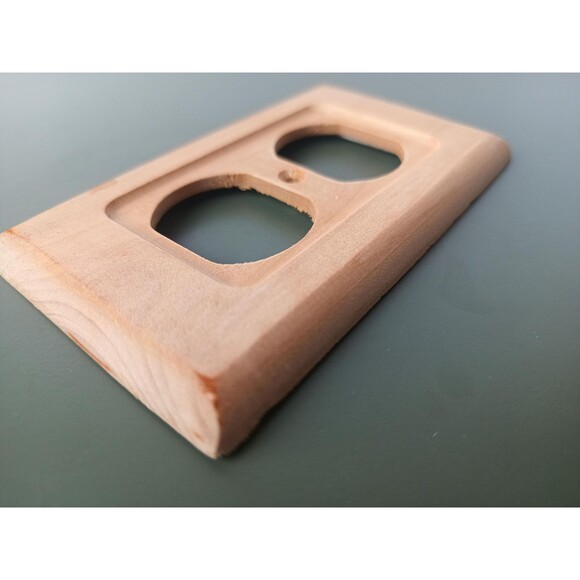 Raw Wood Single Outlet Cover Plate Metal Reinforcement Old New Stock - Picture 5 of 10